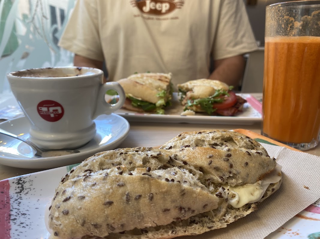 Desayuno completo en Cafetería Luisa